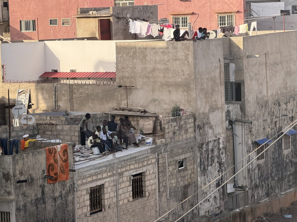 Callums028's tweet photo. Senegalese Ligue 1 action this evening. As expected, the fan action didn’t disappoint! 🇸🇳

ASC Les Jaraaf de Dakar v AJEL de Rufisque #groundhopping https://t.co/5bEGRRflUR