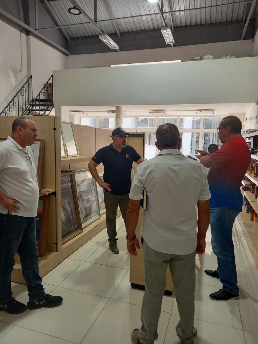 carmeloortega38's tweet photo. Visitamos Matanzas para ampliar el proyecto de tiendas “100 % Hecho en Cuba”, como parte del proceso de transformación económica y social del país. 🇨🇺 .
@AlbertoLopezcu
@JFAR58814797
@OrlandoBorrero7
@JorgeLuisTapiaF https://t.co/1hcVPzdYXc