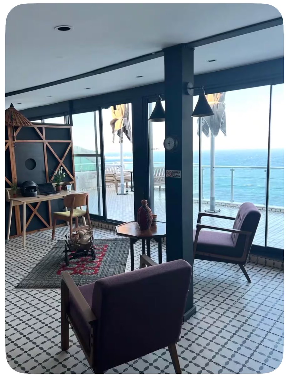 esperus's tweet photo. Garipçede garson abilerin  Erdal *****cıların  evi diye advertise eyledikleri evin Airbnb si https://t.co/ETp4yHt7qV
