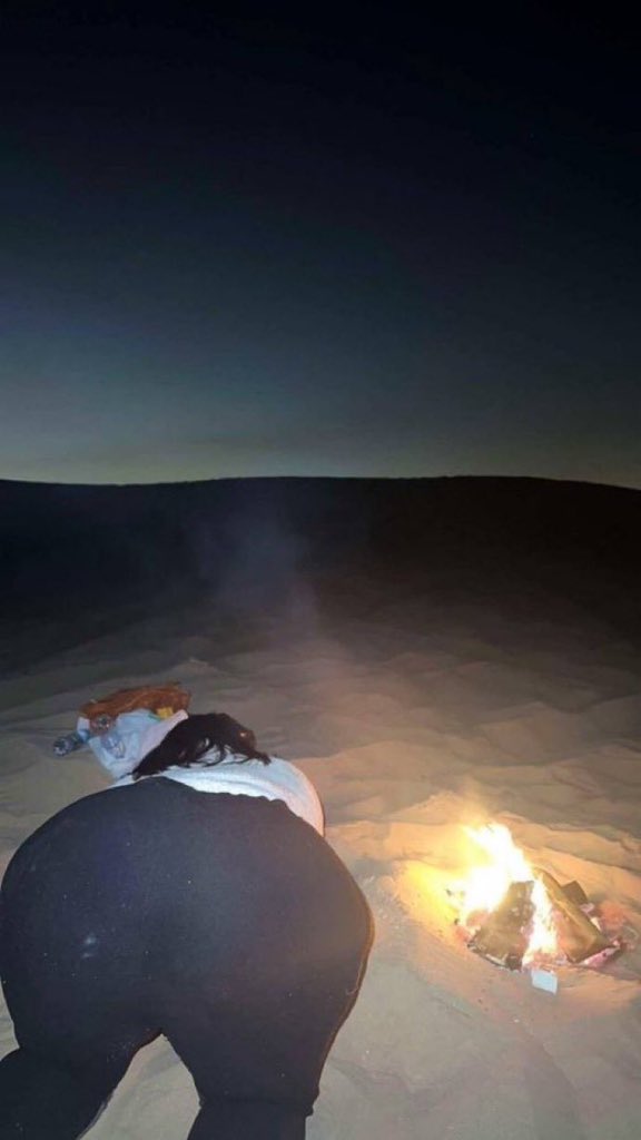 Joodihx's tweet photo. اختي في البر مع بلاك 😭💦 https://t.co/c7UHPb9r4D