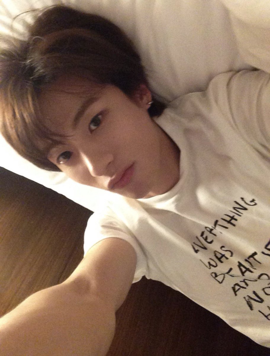 zoejous's tweet photo. ไหนพี่พิ้งเปิดกล้องหน่อย ทำไรอยู่

ไม่เอาน่าเกลียด พี่พิ้งยังไม่อาบน้ำเลย

แอบซุกเด็กก็พูด

พูดไปเรื่อย ต้นนั่นแหละทำ

สะงั้น นี่ ดูเอาทั้งห้องมีแค่ต้นคนเดียว

พี่พิ้งก็ไม่ได้ทำนี่ ☹️

ไม่ทำงั้นขอดูหน้าสวย ๆ หน่อยคิดถึง

ห้ามแคปนะ

ถ้าแคปเมมจะเต็มป่ะ มีแต่รูปดูอ้วน ๆ

ต้น 😡😡😡 https://t.co/JLcyudBnUf