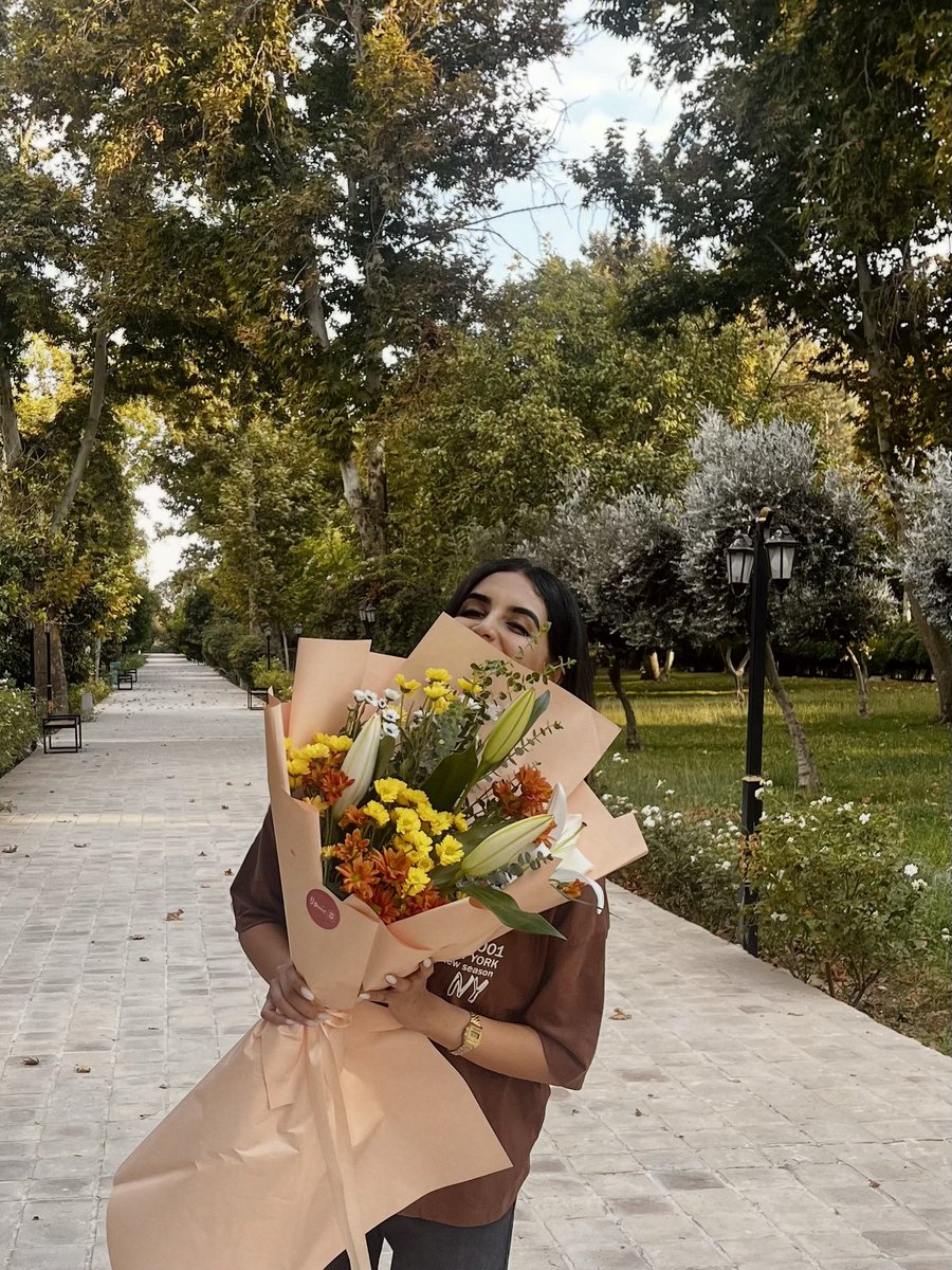 misfiiit's tweet photo. نمی‌دونم پاییز قشنگ‌تر شده یا تاثیرات پسرست👀🍂 https://t.co/D3Jo1UOUR0