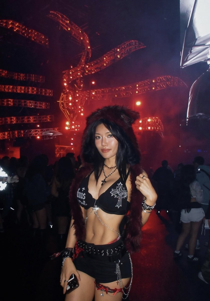 abgbaddies's tweet photo. these abgs at niteharts 🤤 https://t.co/vpHAkEvl2c