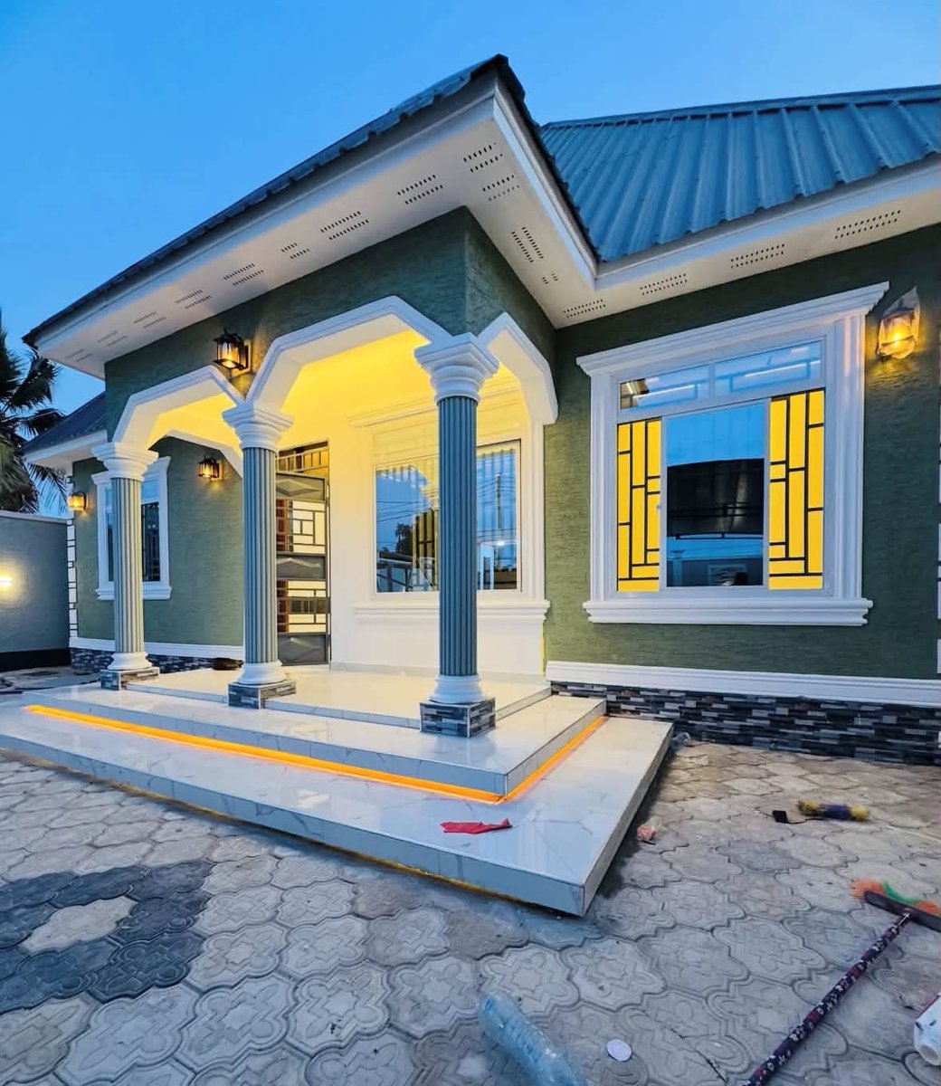 Confidence_HQ's tweet photo. Congratulations me under this post and God will bless you too!!

House in the village for my parents done👋💐 https://t.co/6m3cqrcbCp