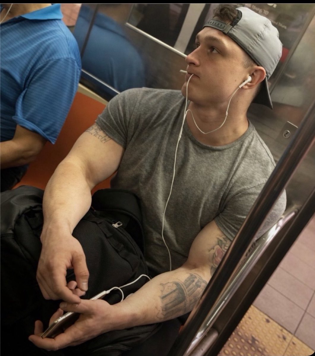 LuvBetweenMen's tweet photo. My eyes have never been this committed to public transportation. 😮‍💨 https://t.co/LVj01W22e7