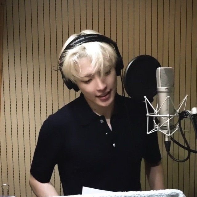 hzzuxe1's tweet photo. 내 영원한 뮤지션 김홍중 https://t.co/kBT6iBi5nf