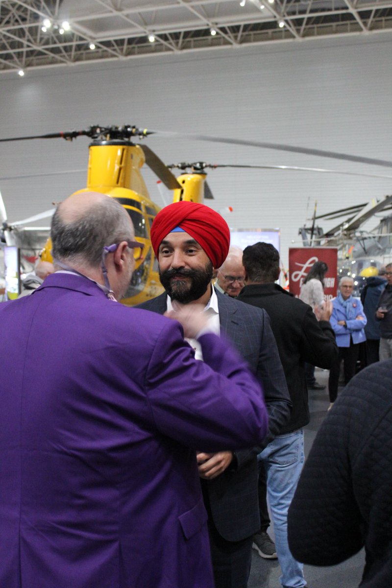 NavdeepSBains's tweet photo. Ontario Liberals across the province are ready to rebuild our Party and beat Doug Ford. 

Thank you to everyone in Ottawa this week for thoughtful discussions about how we build a stronger party and Ontario. https://t.co/9qBSgB52Kk