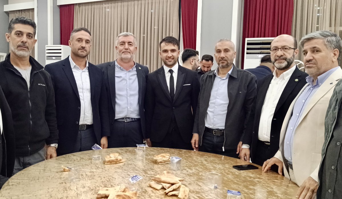HudaPar21's tweet photo. Genel Başkan Yardımcımız Mahmut İrtem, GİK Üyemiz Şeyhmus Tanrıkulu ve İl Başkanımız Zeynul Abidin Gülsever, Ergani ilçemizde GİK Üyemiz Metin Kaya’nın oğlunun düğün merasimine katıldı.

GİK Üyemiz Metin Kaya tarafından karşılanan heyetimiz, Kaya ve Aslan ailelerinin bu mutlu gününe ortak olarak genç çifti tebrik etti ve kendilerine saadet-i dâreyn temennisinde bulundu.

Kaya ve Aslan çiftine bir ömür boyu huzur, mutluluk diliyor; kurdukları yuvanın hayırlara vesile olmasını temenni ediyoruz.