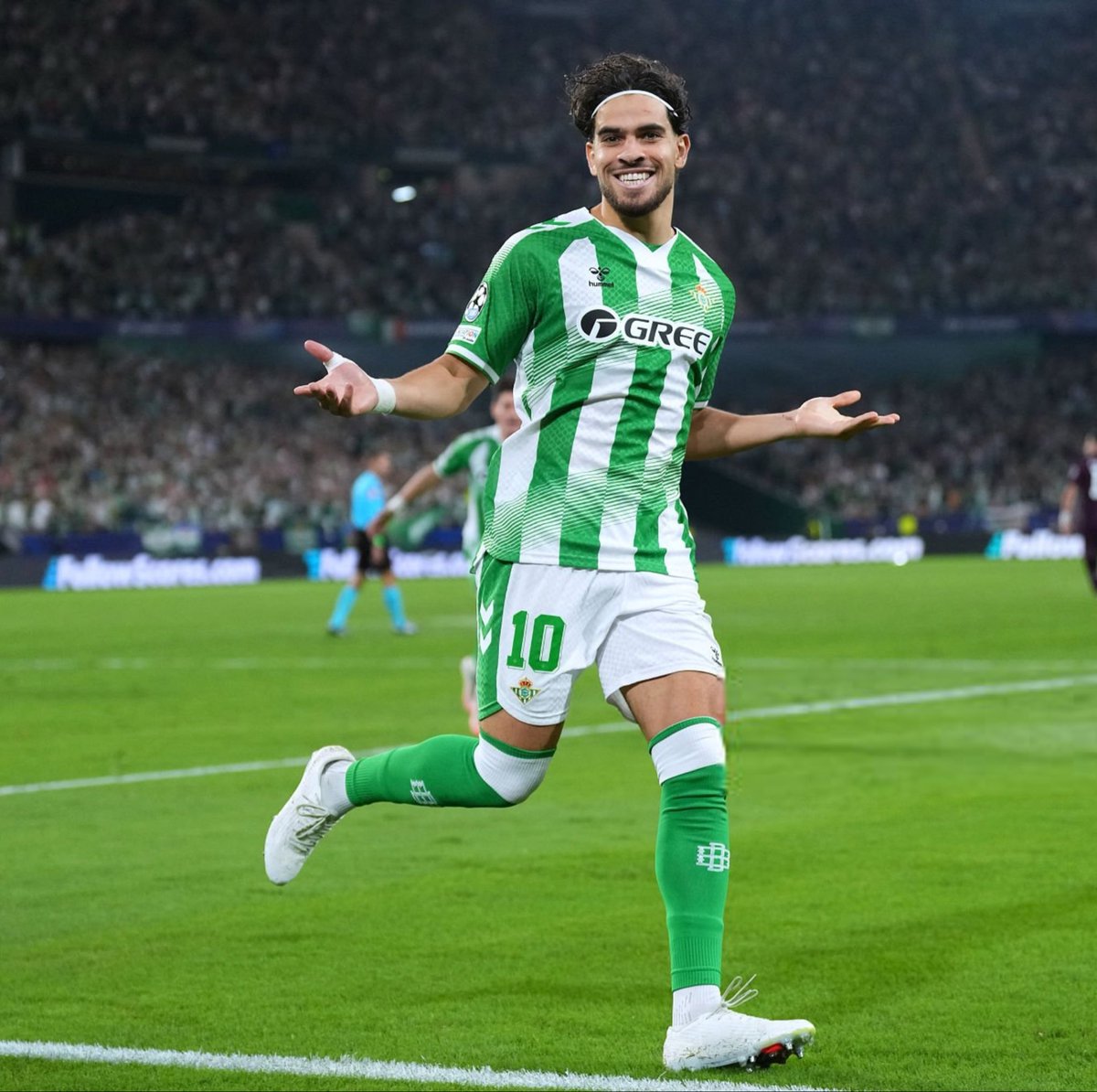 RisingStarXI's tweet photo. 29 G/A since the beginning of 2025/26.

𝐀𝐁𝐃𝐄 𝐄𝐙𝐙𝐀𝐋𝐙𝐎𝐔𝐋𝐈 (𝟐𝟒) 🇲🇦⭐️ https://t.co/HKmxlYpu95