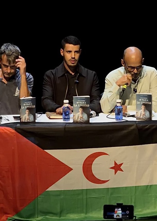 TalebSahara's tweet photo. Hoy en Pamplona hemos llenado el salón de actos Civivox Iturrama, hablamos del Sáhara Occidental, de la responsabilidad de España y del expansionismo marroquí que hoy ataca en Ceuta y en Melilla.

Muchas gracias a los organizadores y a todos los que habéis asistido. https://t.co/BHwxDf3FA9