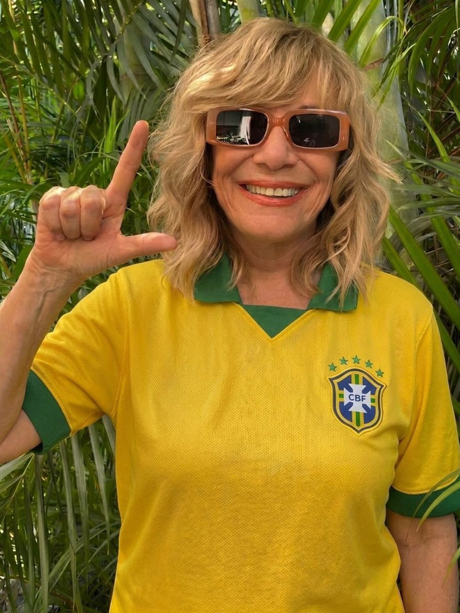senhorinhamalta's tweet photo. casal que faz diálise e luta pela democracia https://t.co/Hs3qn7LWTp