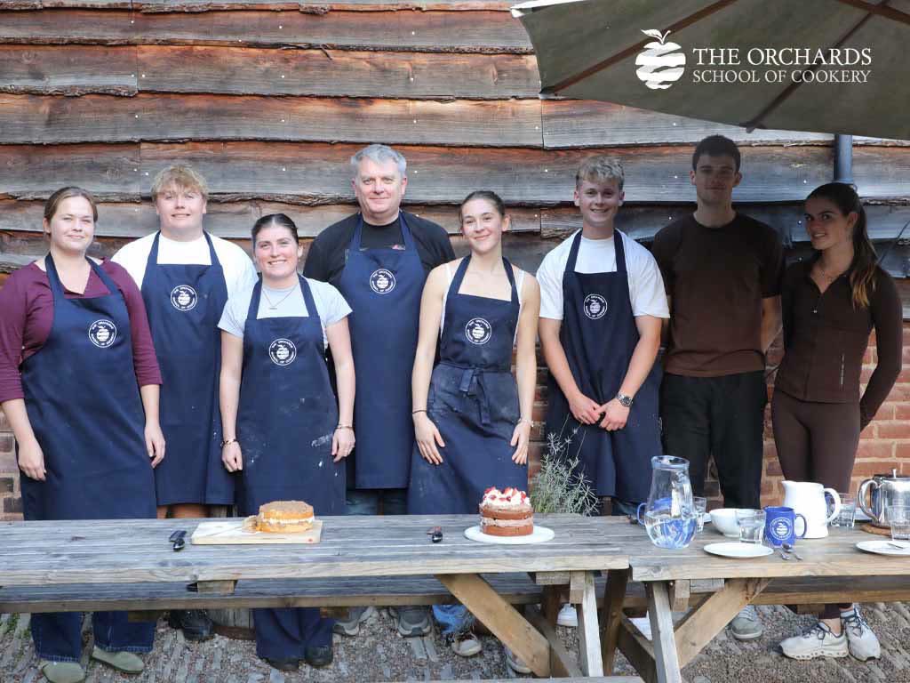 OrchardsCookery's tweet photo. This week's fabulous cakes! 🍰 Our recent Chalet Cooks proved themselves to be brilliant bakers and treated us to some fantastic looking...and tasting, cakes! 😋 https://t.co/mjhihGd4Le