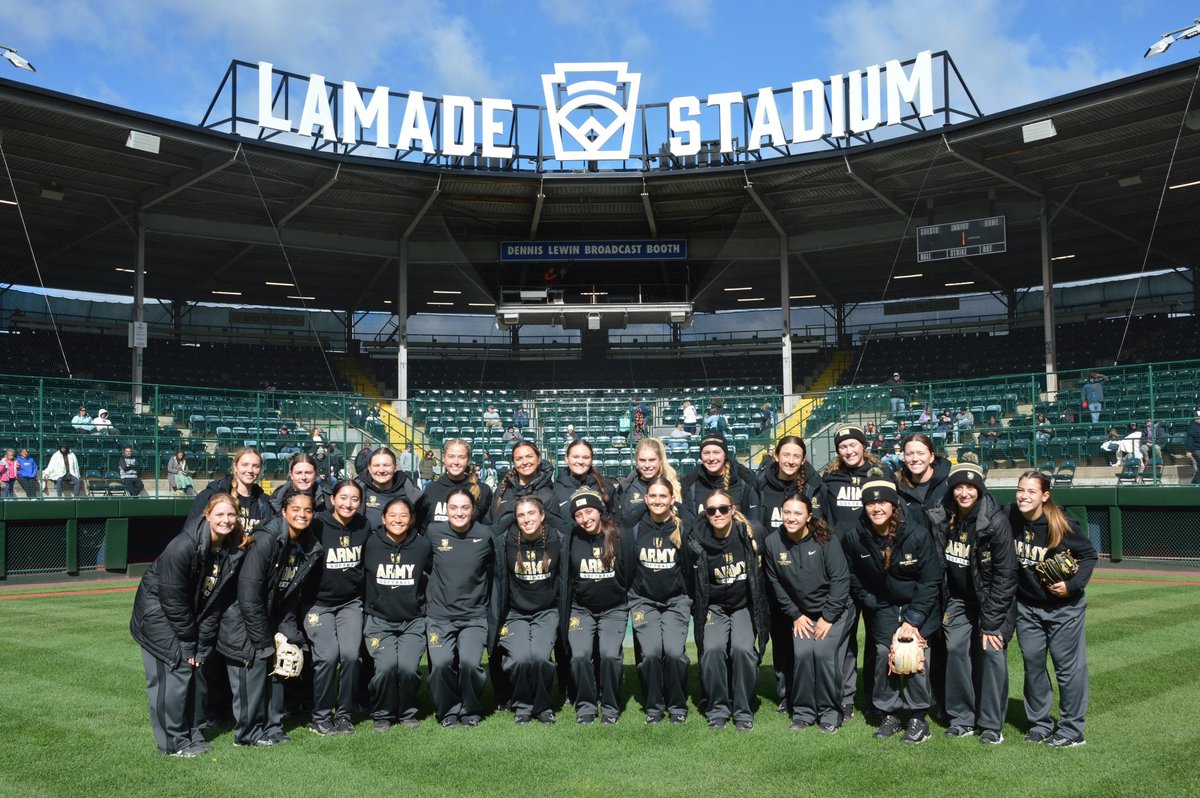 ArmyWP_Softball's tweet photo. Girls with Game Clinic ✅

#GoArmy https://t.co/eNWP4Dfhlj