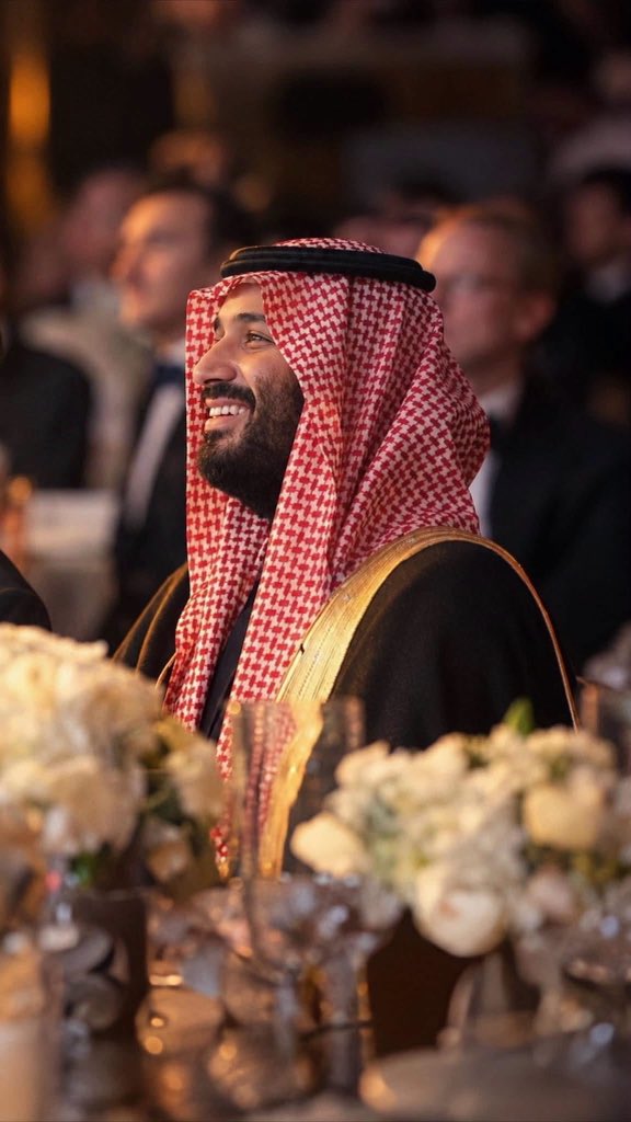 hajjar_mimo1's tweet photo. إضحك عسى الضحكة بوجهك ما تغيب🇸🇦💚 https://t.co/nLEHYMrEs8