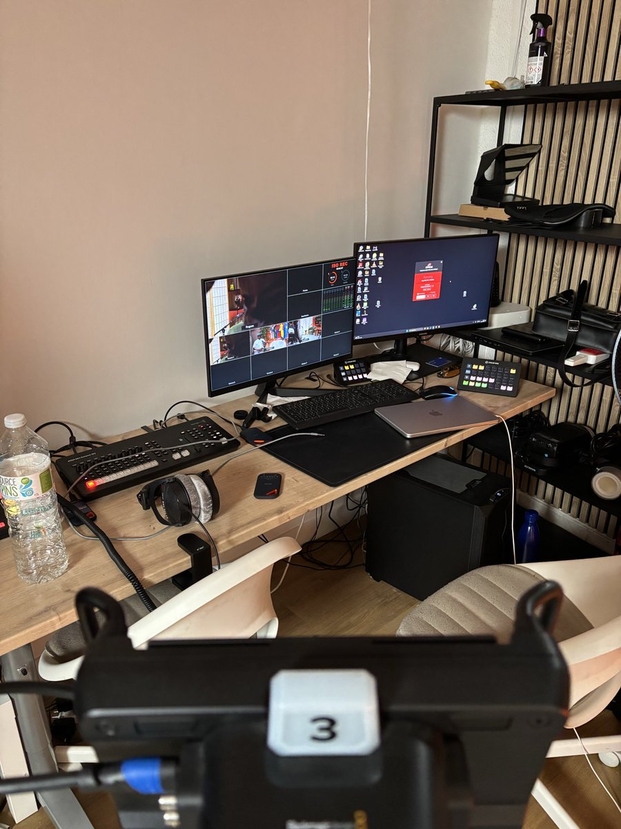 Axisdecisions tweet picture
