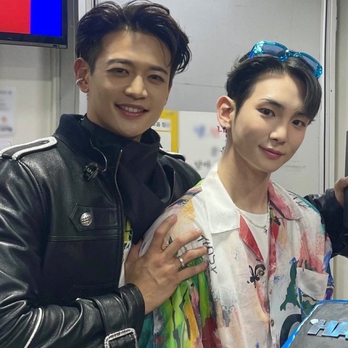 glamkkb's tweet photo. thinking about thai bl era minkey https://t.co/ZbA63CMa0l