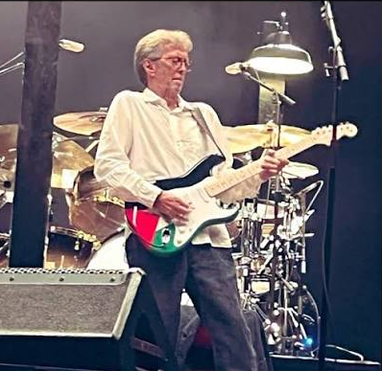 feldman_st49552's tweet photo. @koshercockney Guess which rock icon said “I love Roger ... today we are brothers.” Who plays a Palestinian Flag Stratocaster? The one who said Israel is “running the world”? https://t.co/BOC5Hkcvy7