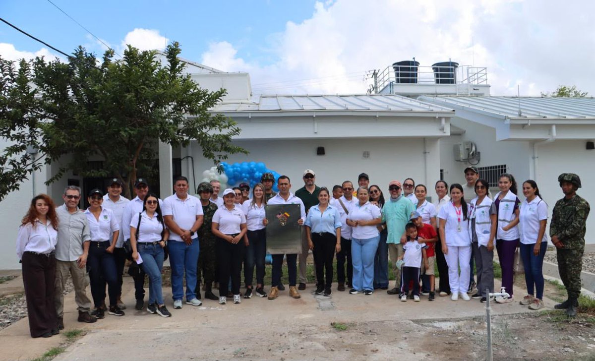 Ejercito_CAAID's tweet photo. 🏥🇨🇴El programa #FeEnColombia del @COL_EJERCITO hizo entrega del proyecto de infraestructura del puesto de salud del corregimiento de Los Canelos, sur de Bolívar, en el marco del Programa de Asistencia Humanitaria de la Embajada de Estados Unidos en Colombia.

#PatriaHonorLealtad https://t.co/Ta2He69EML
