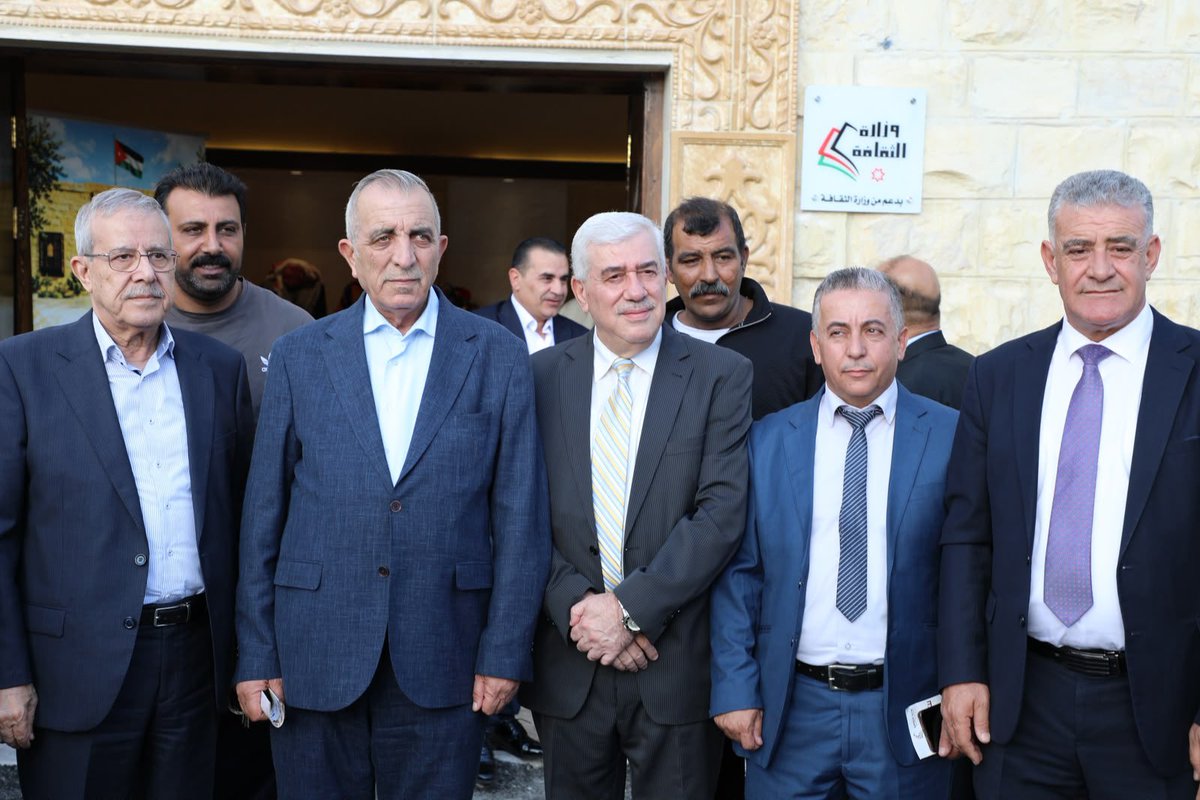 mostafa59625937's tweet photo. افتتاح بيت الرمثا التراثي اليوم، بالشراكة مع بلدية الرمثا، خطوةٌ ثقافية ووطنية لصون ذاكرة المكان والإنسان، وحماية الموروث الشعبي، وترسيخ الهوية الأردنية. فالتراث ليس مجرد حكاية من الماضي، بل ذاكرة وطن وجذور هوية وامتدادٌ للمستقبل https://t.co/PwLpPULbpc