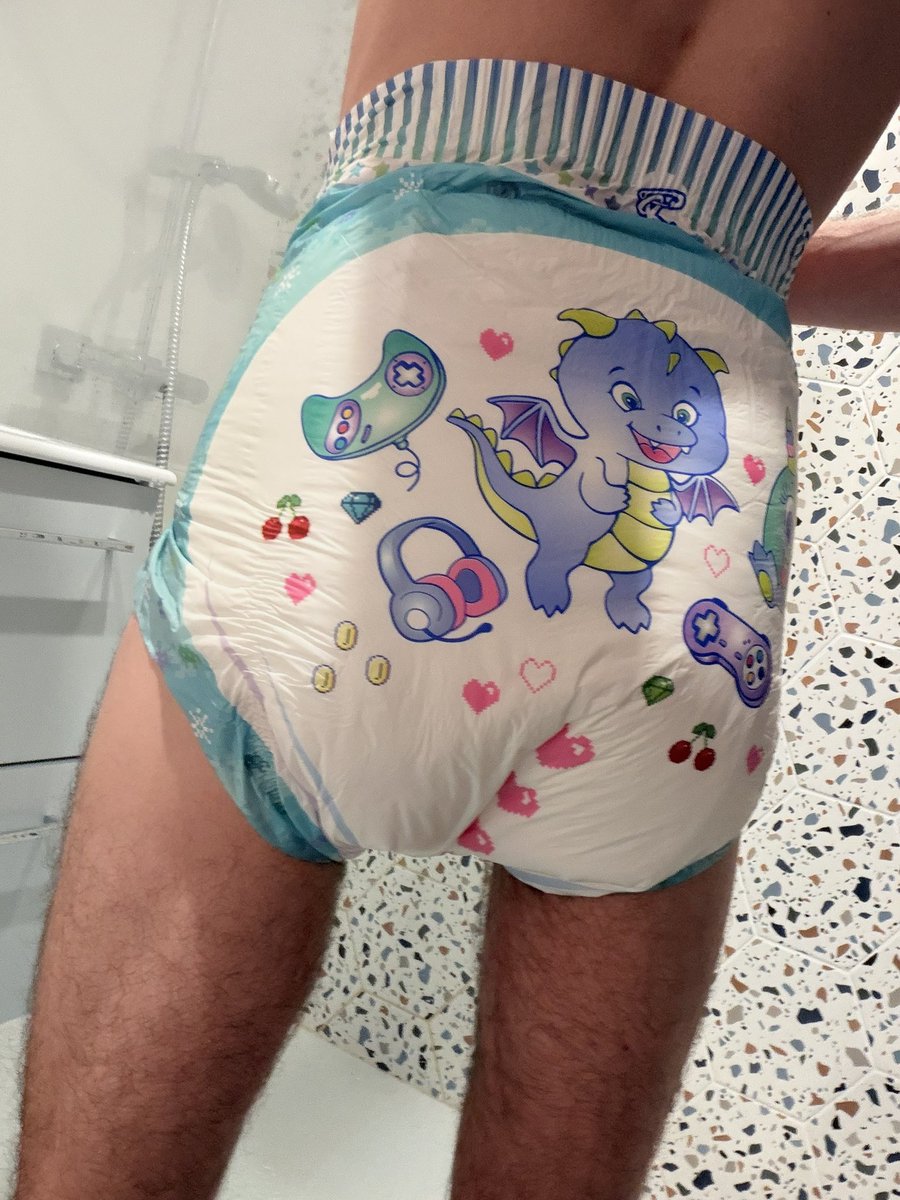 frdiaperboy's tweet photo. Ready for the night 😍 #abdlgirl #mess #diapermess #pee #diaperpoop #diapergirl #abdlboy #soggy #diapergal @RearzInc https://t.co/0BBB6SRCQE