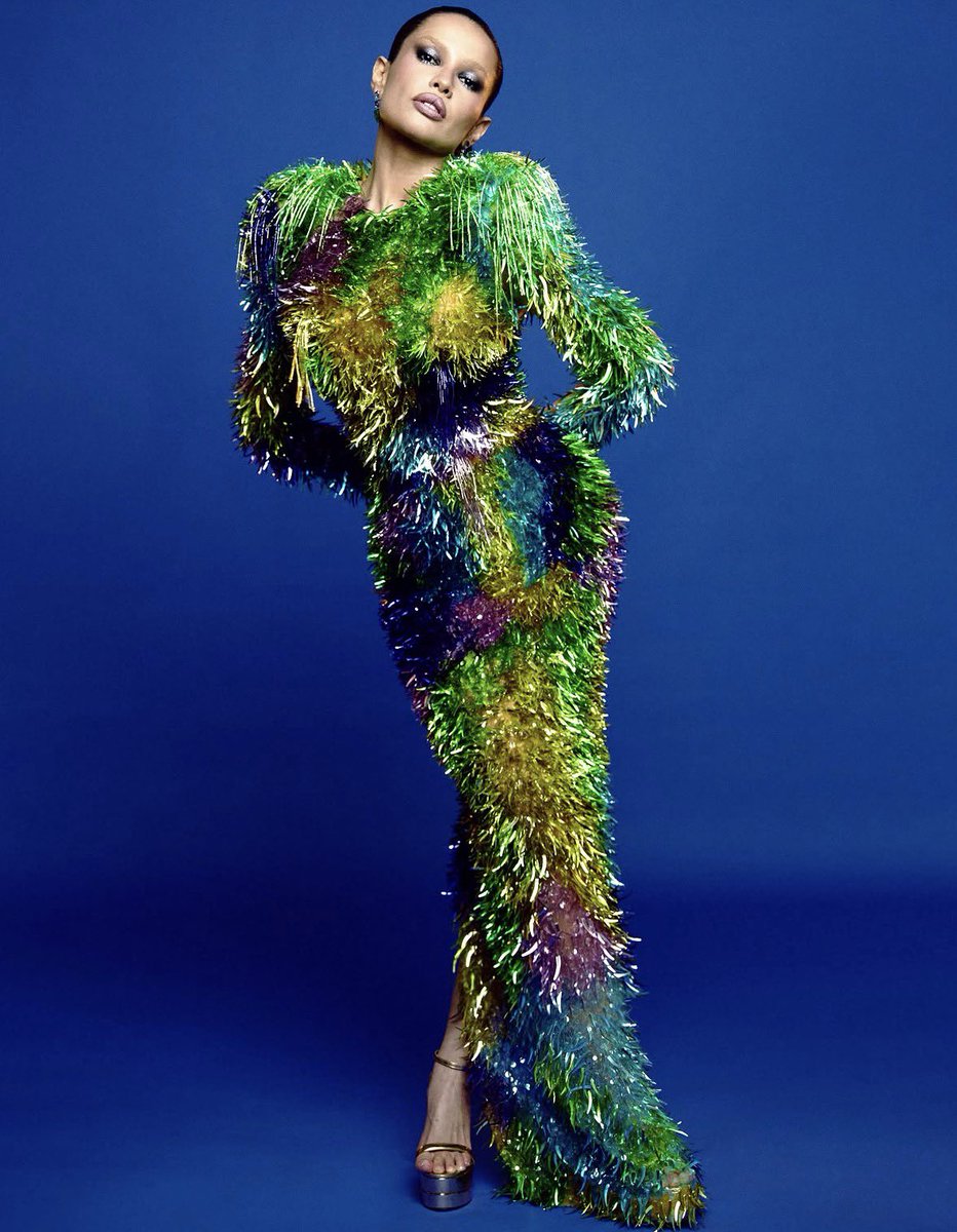 UploadJuliette's tweet photo. Baile Sephora: “Caatinga”, homenagem ao bioma nordestino diante tantos ataques xenofóbicos

Prêmio Glamour: “O Verde e Amarelo é nosso”, seguindo movimento de resgatar a bandeira do Brasil do bolsonarismo 

MODA TAMBEM É POLÍTICA! ⭐️ https://t.co/0DhFrCtK8p