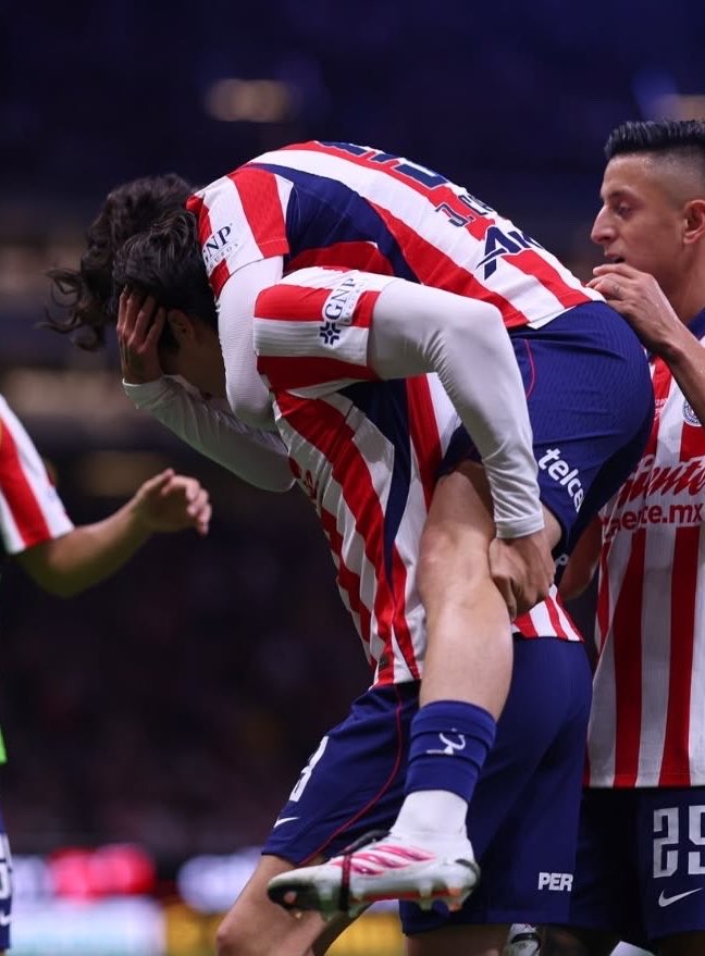 lilindblad's tweet photo. el concepto de los #diordan goleadores celebrando juntos <3 https://t.co/c4lUI6bJSu