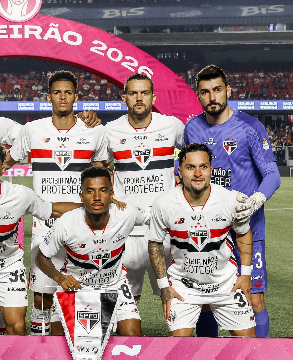 andrehernan's tweet photo. “Proibir não é PROTEGER” diz o manifesto do São Paulo na camisa do jogo contra o Vasco. Protesto contra a MP que proíbe as Bets no Brasil. https://t.co/pnvrglGQIR