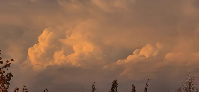 Image from Maverick Storm Hunters (@RFD_Maverick)