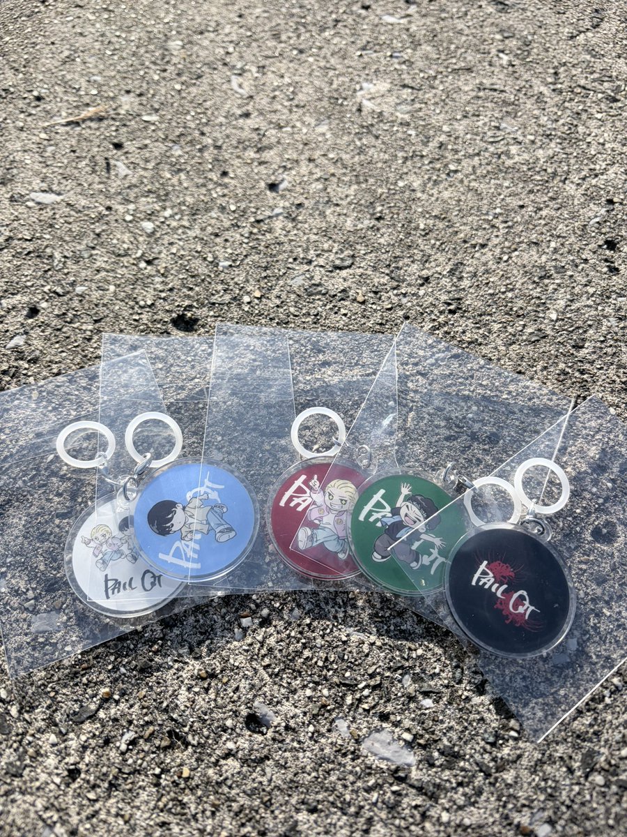 PailOut's tweet photo. 本日より新物販 2⋆͛📢

❶めじるしランダムチャーム 全5種 ¥800

❷Bottle Holder ¥1,000

本日より販売開始💥 https://t.co/xkcinM0XTQ