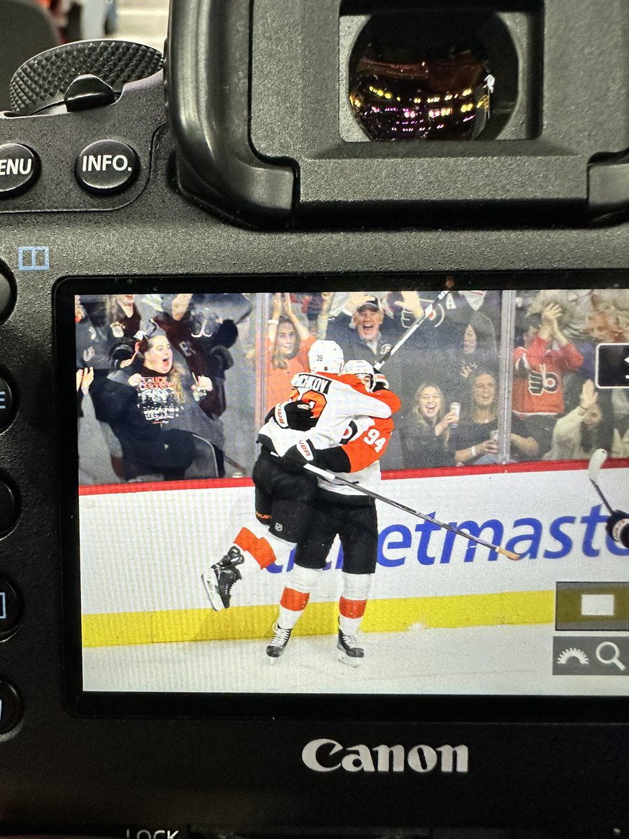 flyersgirl38's tweet photo. Happy Mich and Marty #welikegoals https://t.co/1A7bKMuFOQ