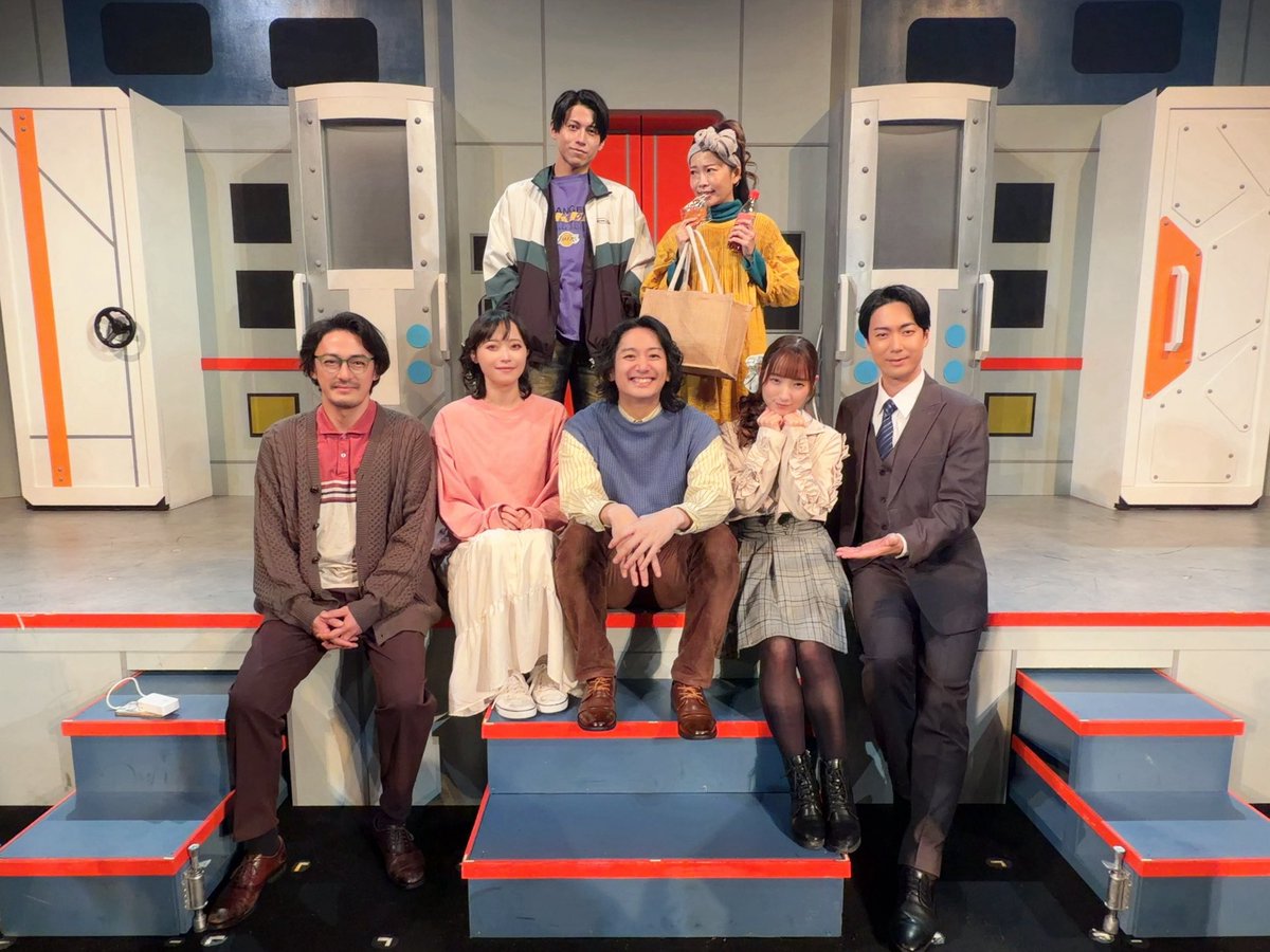 takadajunnosuke's tweet photo. おはようございます
千秋楽の朝です

ご搭乗をお待ちしています
#ノーギャン

説明会の人々 https://t.co/fvCTivCour