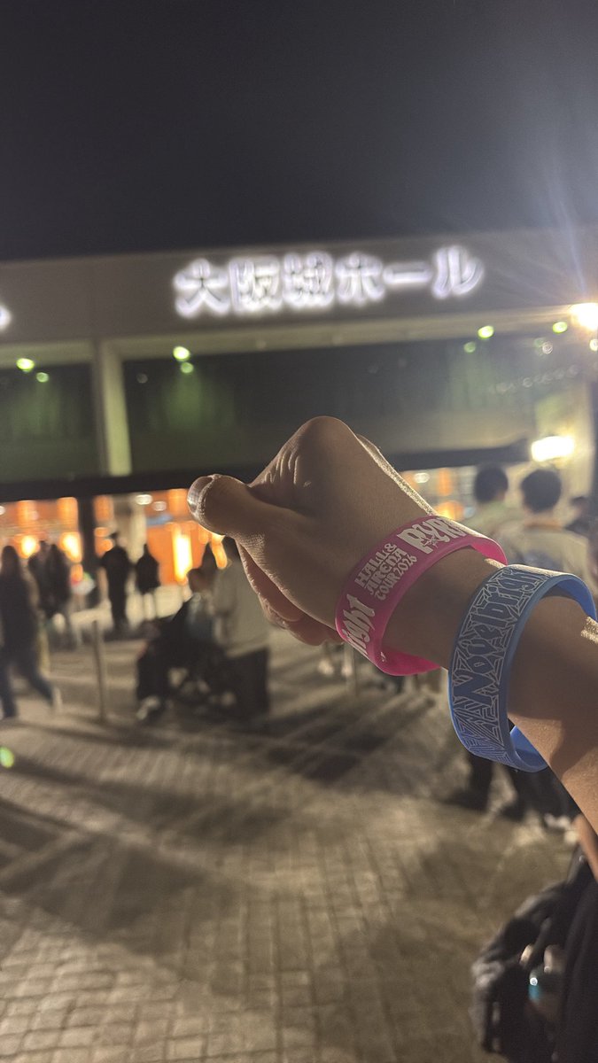 UtaLill's tweet photo. 聡ちゃんパパの話めっちゃ面白かったし
雄大くん、喉のこと心配してたから「完全復活〜！」って聞けてほんまに良かった🥹✨
ツアー完走おめでとう！！🎉

自分の好きなバンドがNovelbrightでほんまに良かった！
これからもずっと応援して着いて行きます！！🔥

来年も絶対行きます😊🤍
#Novelbright https://t.co/8D0wGse8ML
