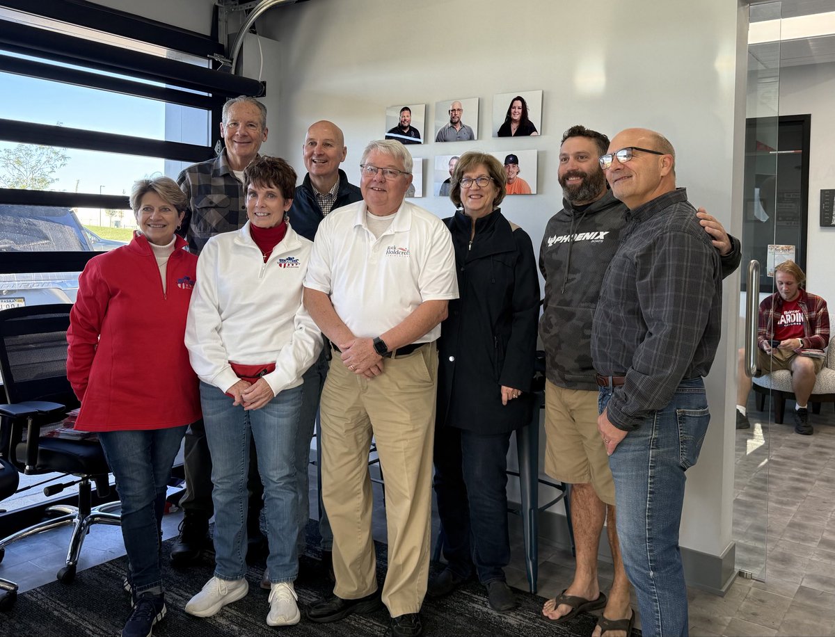 dcrponline's tweet photo. Just another day supporting our Candidates! Walking, knocking and calling for @SenatorRicketts @BrinkerHarding @RickHoldcroft VOTE RED! https://t.co/ZMazhTnpmz https://t.co/v2ZeK5WWN8