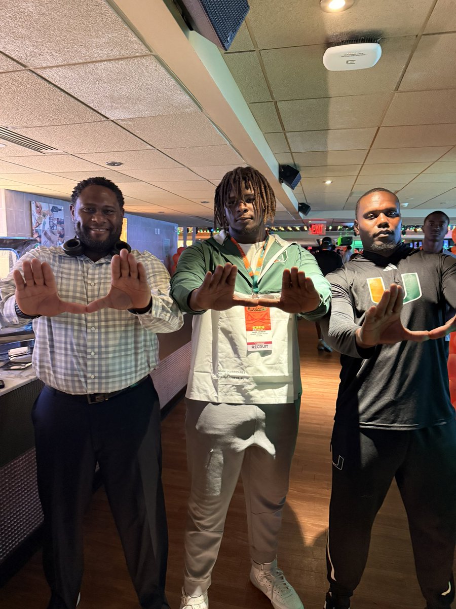 markaka56's tweet photo. Let’s goooooo! @CanesFootball @247recruiting @benjaminwolk @BSonnone @ZBlostein247 @GabyUrrutia247 @Imtherealchad1 @Hayesfawcett3 @CoachBMart @ChadSimmons_ Tha U!!!!!! https://t.co/nLswR4voPS