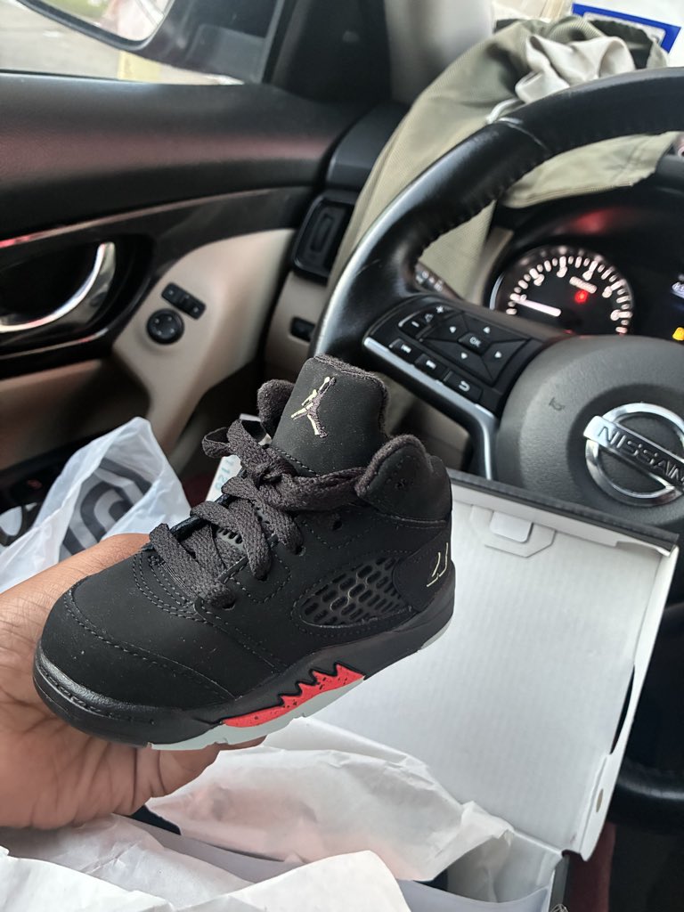 badgaldaeee's tweet photo. My favorite part about being a boy mom 🥰 https://t.co/HOaNg0Hwkj