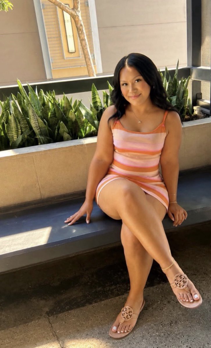 artrioz99's tweet photo. Hot teacher feeling freaky 🤤 #mom #oc #irl #teacher #thick https://t.co/zC9jqXmYCL