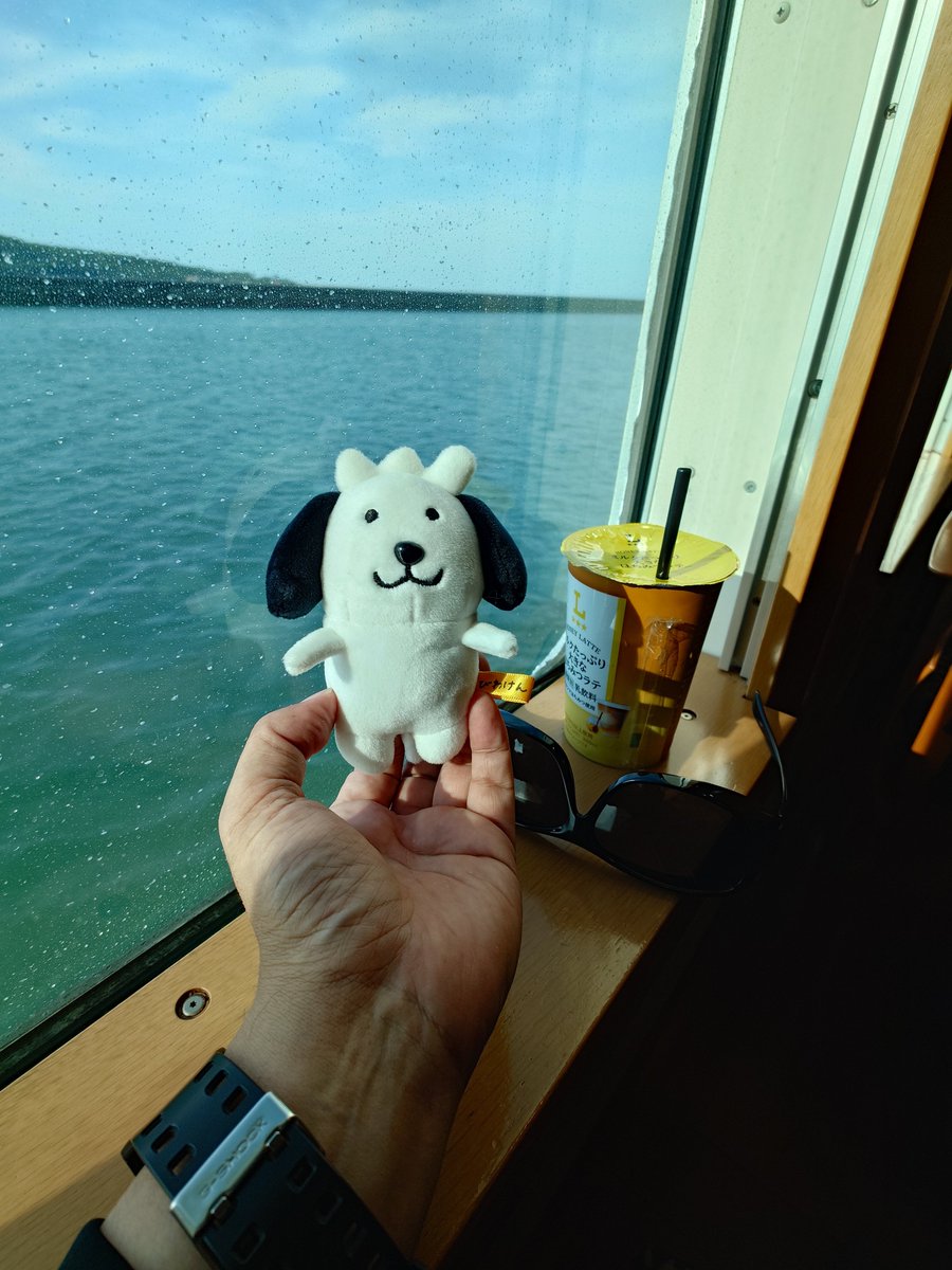 annou_tororo's tweet photo. じぃちゃんあんまにも緊急搬送やったから、色々取りに島に渡る🛶🐶 https://t.co/e3zNXP2WOm
