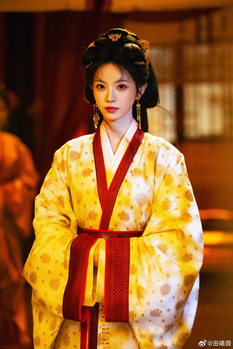 xiweiarchive's tweet photo. Where The Mask Ends debuts at 8 on Netflix’s Global Top 10 TV Shows chart on October 17, 2026, after just one day of airing!

#田曦薇 #TianXiwei
#嫁金钗 #WhereTheMaskEnds https://t.co/CjeMYEQDpI