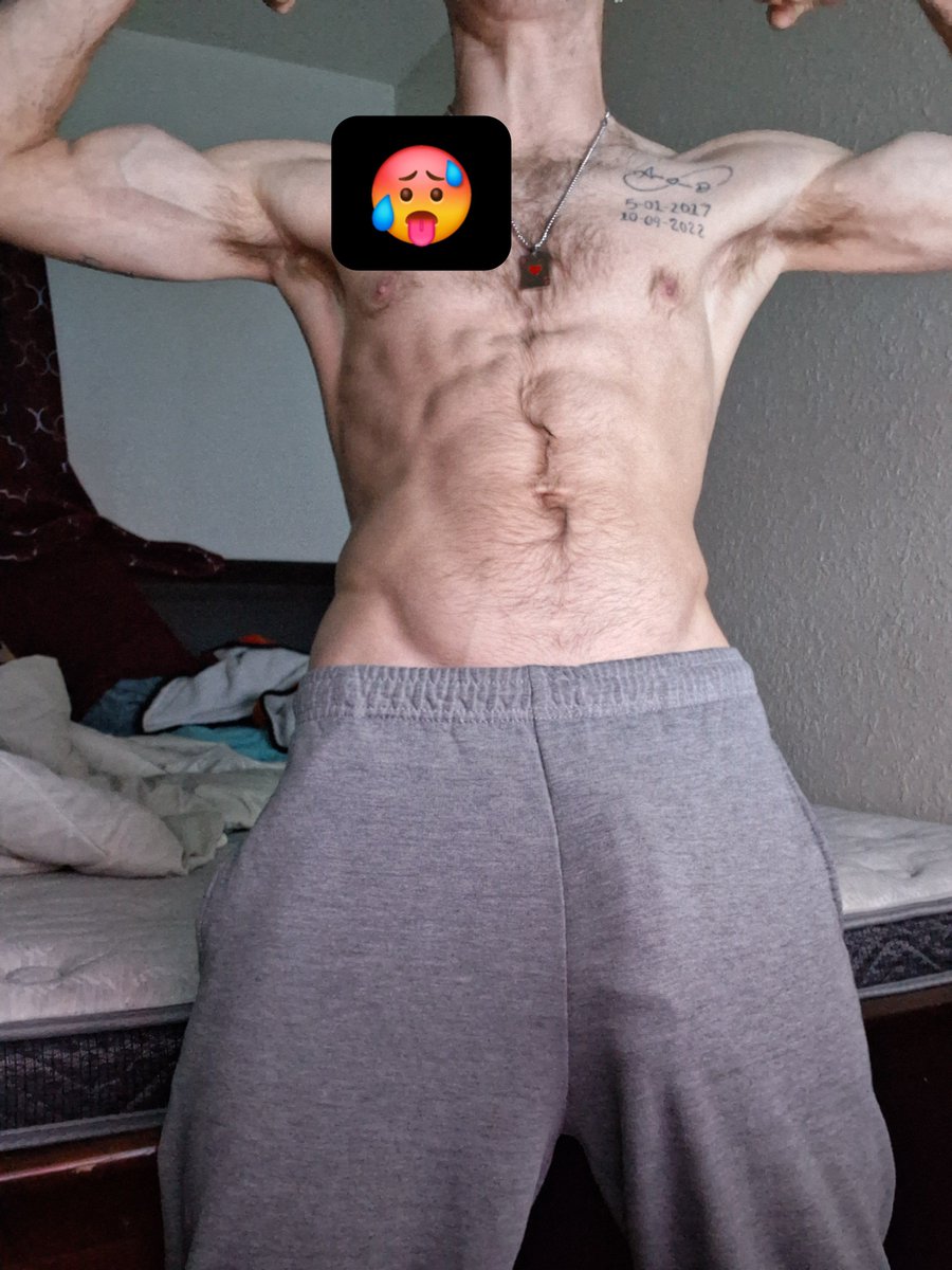 GoofyGoonerNSFW's tweet photo. Its Grey sweatpants season! https://t.co/FpELkGx4Cz https://t.co/P9LGqLeI5n