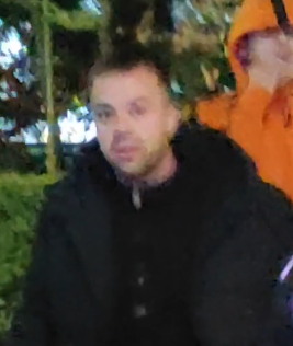 LeumLin's tweet photo. @Ortodox_Serb ovo je smrda od pre neki dan, samo što je tad bio u belom srbija pobeđuje duksu. tad je smrdeo kao nesrećni neoprani klošar iz kontejnera. https://t.co/FBUx9EcxXS