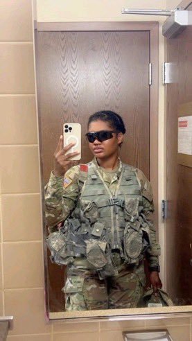 emilybien21's tweet photo. Tough in uniform, soft in heart. ✨💕 What's your idea of a perfect date?
#Romance #MilitaryWoman #GoodVibes #USA 
https://t.co/JC2q9Cybt1 https://t.co/TzyoxyoLc8