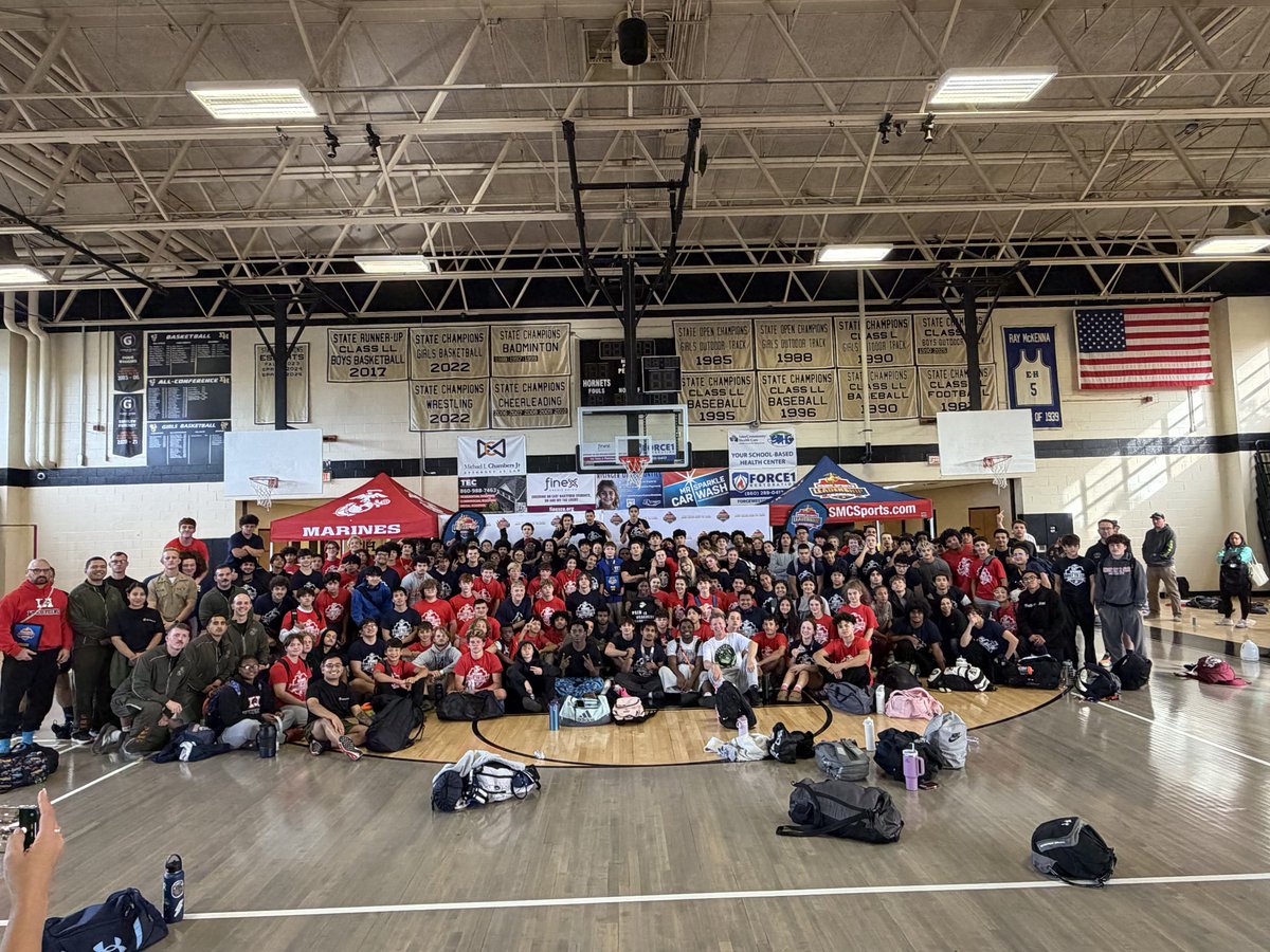 USMCSLA's tweet photo. THAT'S A WRAP!🤼🔥 
Great energy, hard work, and an awesome day on the mats! #EastHartfordWrestling https://t.co/6DUBt7zGnC