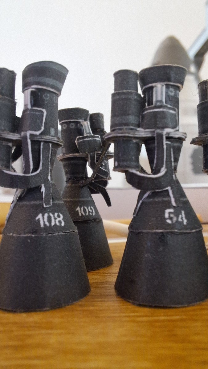 NotCraqui's tweet photo. Weekly update (of my @Axm61 and @Shockwave130524 models)

Boosters:

-Booster 19's chines are currently being installed.

-Raptor 3.109 was spotted at the Starfactory.

Ships:

-Ship 39 is in MB-2.

-Construction of Ship 40's nosecone has begun. https://t.co/kJ5wJJhYfa