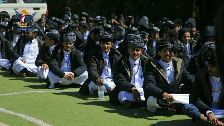 ZakariaAlRamim's tweet photo. هذه الصورة للاسرى المرتزقة يجب ان تصل للعالم اجمع ليعرف العالم منهم الانصار واخلاق الانصار وكيف يتعاملون مع اسرى خصومهم الموضوع مهم https://t.co/3MfcNdkNcA