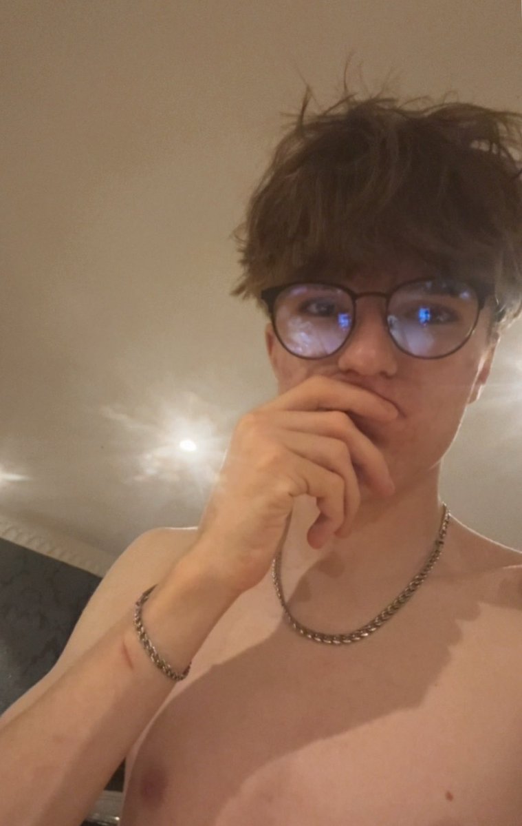 ZanderH3nderson's tweet photo. Want to pull them down? 

More in the comments 🤗 https://t.co/26X7cGV6LI