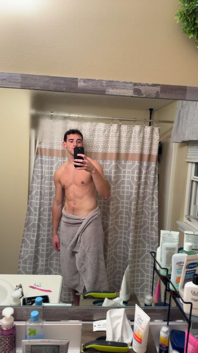 Trentt83's tweet photo. Who’s going out tonight #nsfwtwt #nsfw #bwc #hot #abs #body #fit #horny https://t.co/UsWZiDvIEj