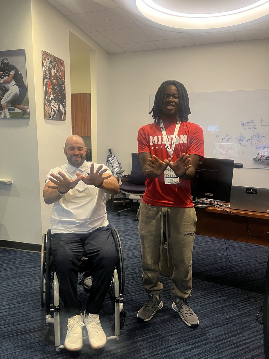 ce0_edwards's tweet photo. Blessed to receive an offer from RICE UNIVERSITY! #GoOwls @Coach_Magana @CoachTevv @_Co_Jack @CoachBenReaves @TWithJay @CoachNaldo @TimmyWilcox32 @benjaminwolk @JeremyO_Johnson @TomLoy247 @RecruitGeorgia @najehwilk @adamgorney https://t.co/AvDwnF4CpA