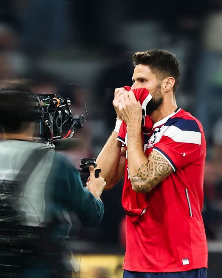 Teamgiroud_'s tweet photo. Another one! @_OlivierGiroud_ 🫡💣 @losclive #Tiago 🫂 https://t.co/k6ABi73NjV