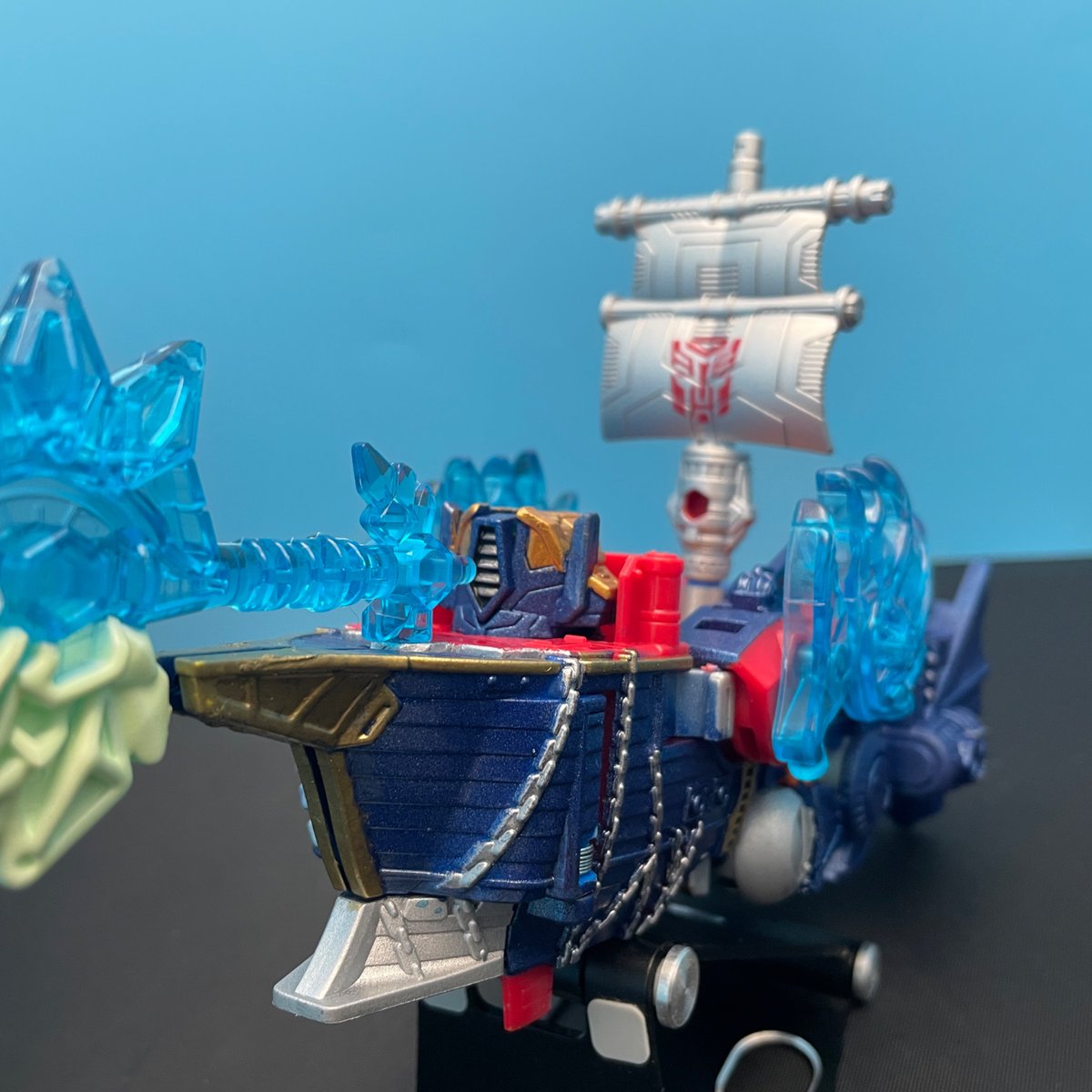 CryptidsCustoms's tweet photo. Optimus Crime https://t.co/AftBDBZumb