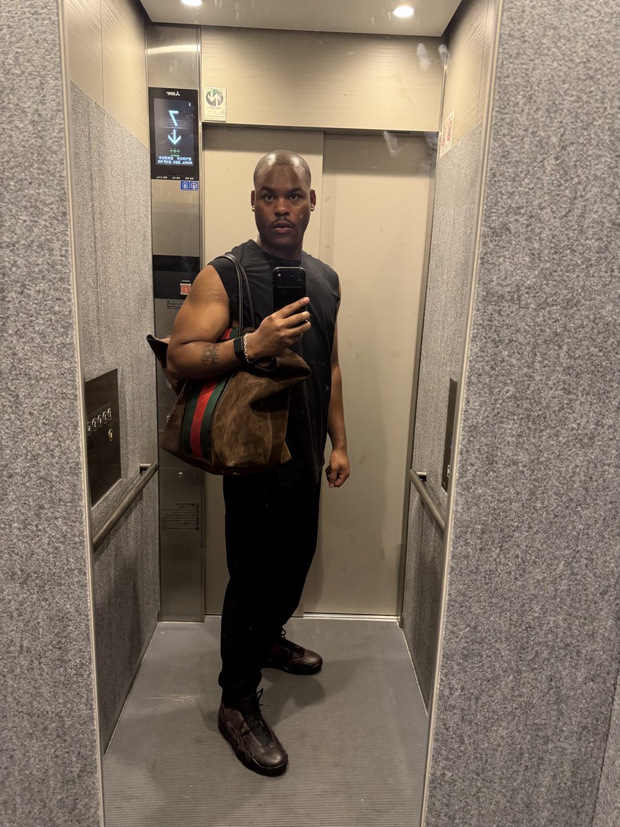 k1rtrell's tweet photo. Just landed in Tokyo! https://t.co/oYH2yclWyg